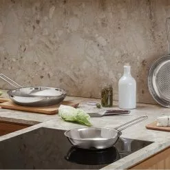 Eva Solo Honeycomb Stekepanne 20cm -Köksknivar Försäljning 203320 203324 2033 28 peak frying pan miljoe 1 1920x886 1