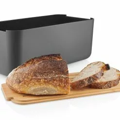 Eva Solo Brödlåda Elefantgrå 9 Liter -Köksknivar Försäljning 520362 bread bin grey 2 1920x886 1