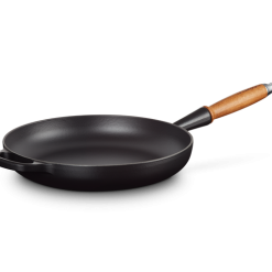 Le Creuset Stekpanna M / Trähandtag Matt Svart 28cm 8 Le Creuset Stekpanna M / Trähandtag Matt Svart 28cm -Köksknivar Försäljning lc 20210721 hl ps fs 20258280000422 001