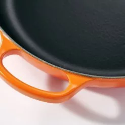 Le Creuset Sautepanne M/ Trehandtak Volcanic 28 Cm 5 Le Creuset Sautepanne M/ Trehandtak Volcanic 28 Cm -Köksknivar Försäljning lc 20210923 d ls 00002