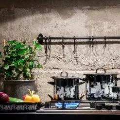 Mumin Emaljerad Såspanna Med Tut (0,8 L) -Köksknivar Försäljning screenshot 136 2