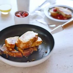 Le Creuset Stekepanne M/ Trehåndtak Soleil 28 Cm -Köksknivar Försäljning signature st pejernspanne med treh ndtak 28 meringue milj 1