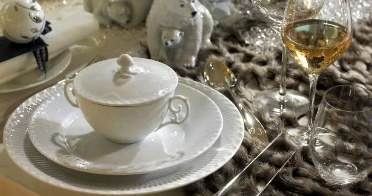 Royal Copenhagen Vit Räfflad Sockerskål Med Halv Spets 20 Cl 2 Royal Copenhagen Vit Räfflad Sockerskål Med Halv Spets 20 Cl - Bild 2